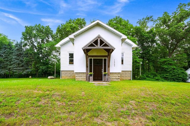 13060 Broadway Road, Three Rivers, MI 49093