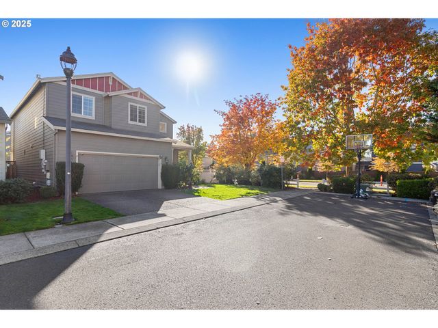 4220 Se ROSE PETAL Pl, Hillsboro, OR 97123