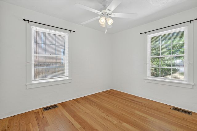 225 Morningside Drive NE, Albuquerque, NM 87108
