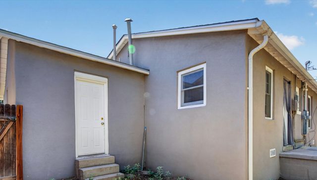 225 Morningside Drive NE, Albuquerque, NM 87108