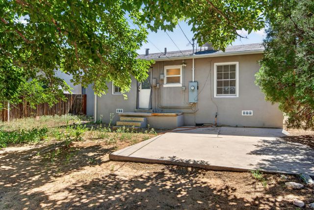 225 Morningside Drive NE, Albuquerque, NM 87108