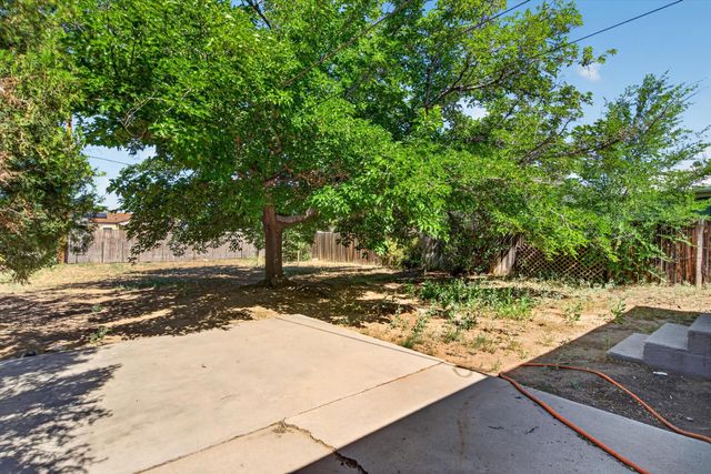 225 Morningside Drive NE, Albuquerque, NM 87108