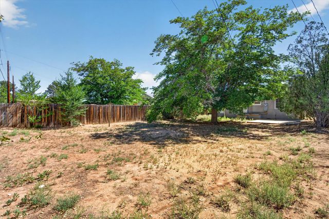 225 Morningside Drive NE, Albuquerque, NM 87108