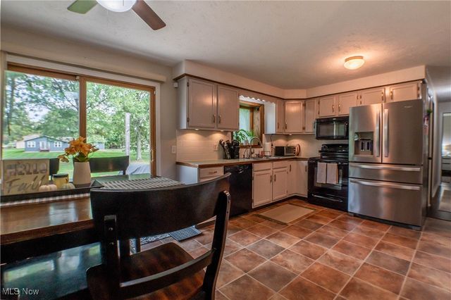 8304 Arlington Avenue NW, North Canton, OH 44720