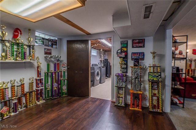 8304 Arlington Avenue NW, North Canton, OH 44720