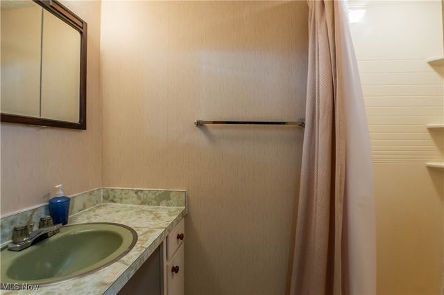 8304 Arlington Avenue NW, North Canton, OH 44720