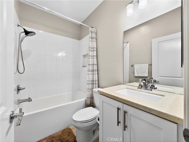 16901 Airport Circle 107, Huntington Beach, CA 92649