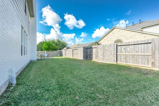 13611 Cotton Way, Mont Belvieu, TX 77523