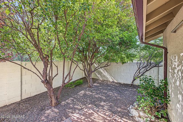 5500 N Waterfield Drive, Tucson, AZ 85750
