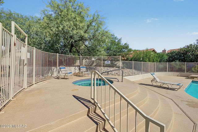 5500 N Waterfield Drive, Tucson, AZ 85750