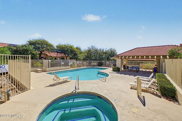 5500 N Waterfield Drive, Tucson, AZ 85750