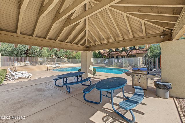 5500 N Waterfield Drive, Tucson, AZ 85750
