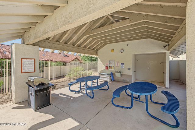 5500 N Waterfield Drive, Tucson, AZ 85750