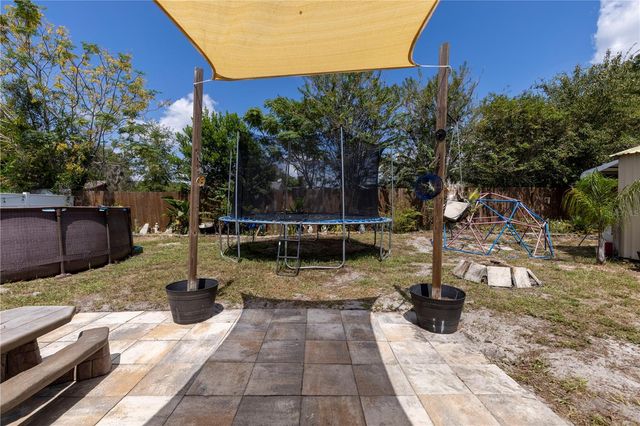 11327 GROVE STREET, Leesburg, FL 34788