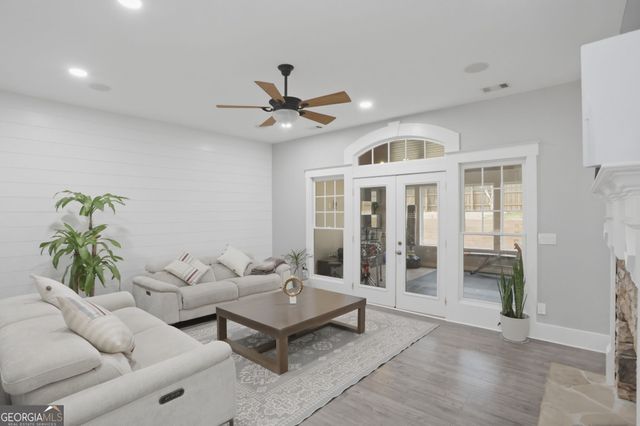 915 Mill Garden Place, Cumming, GA 30040