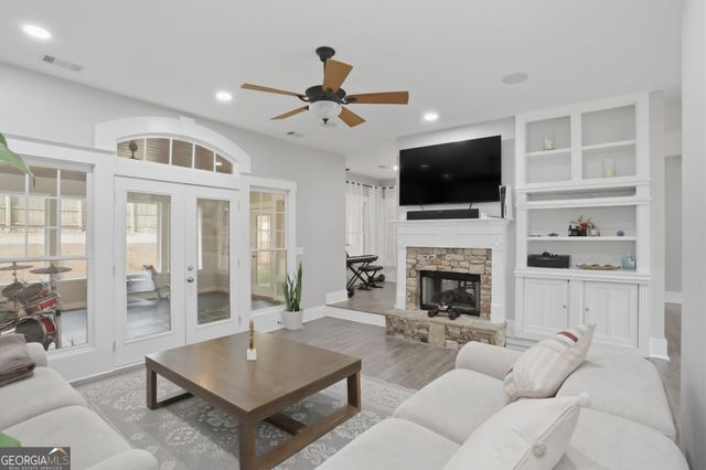 915 Mill Garden Place, Cumming, GA 30040