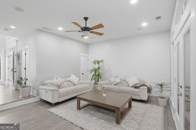 915 Mill Garden Place, Cumming, GA 30040