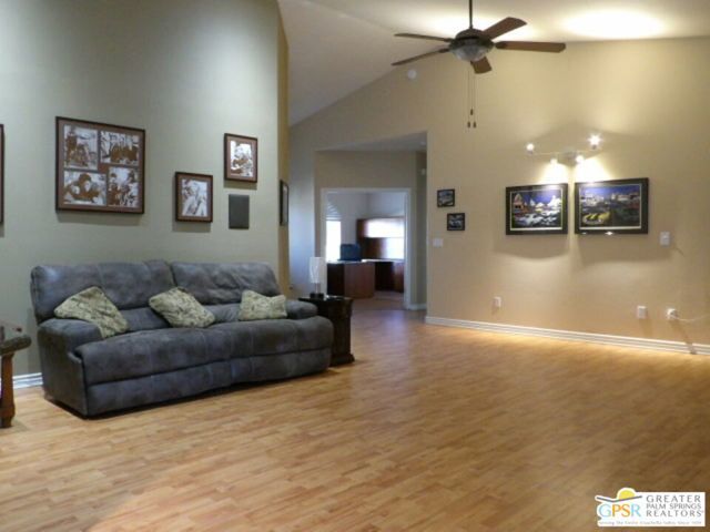 6950 Oak View Court, Oak Hills, CA 92344