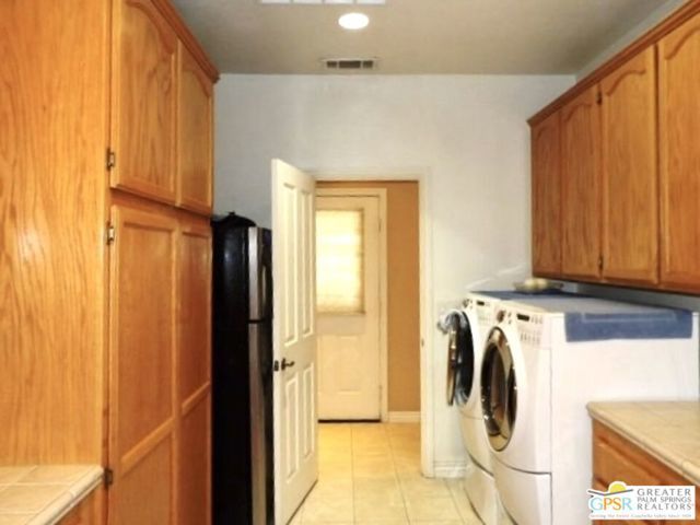 6950 Oak View Court, Oak Hills, CA 92344