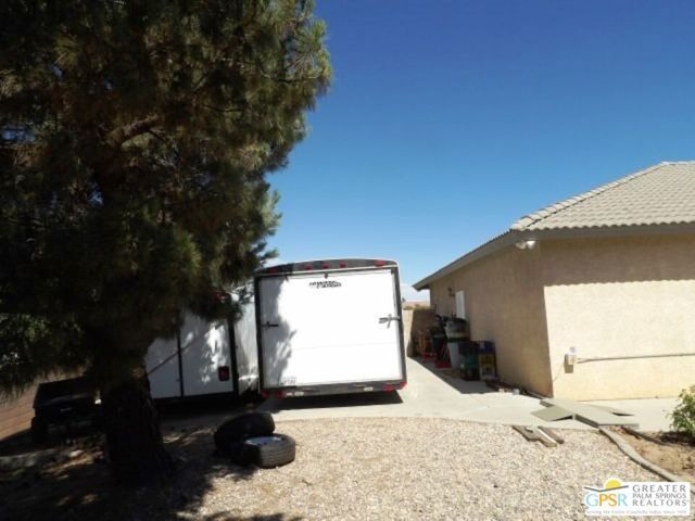 6950 Oak View Court, Oak Hills, CA 92344