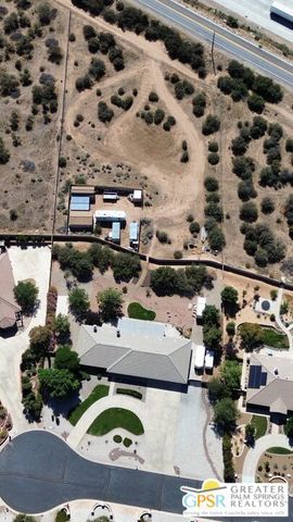 6950 Oak View Court, Oak Hills, CA 92344