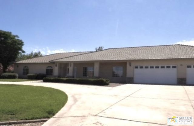 6950 Oak View Court, Oak Hills, CA 92344