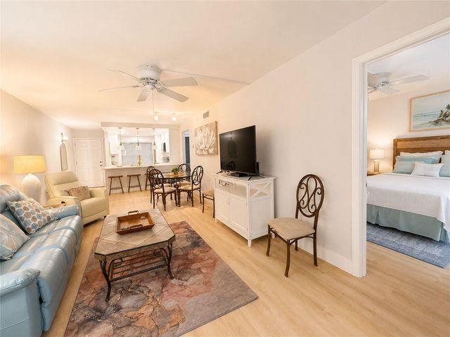 6051 SUN BOULEVARD 111, St Petersburg, FL 33701