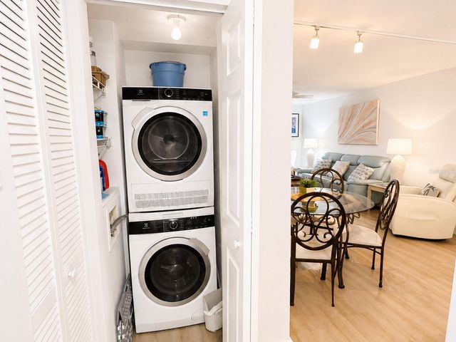6051 SUN BOULEVARD 111, St Petersburg, FL 33701
