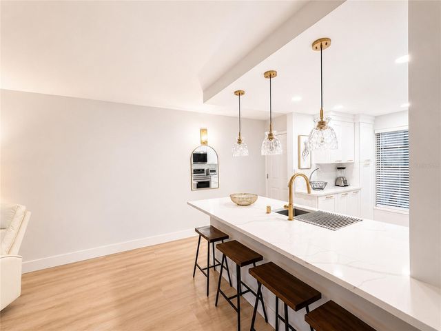 6051 SUN BOULEVARD 111, St Petersburg, FL 33701