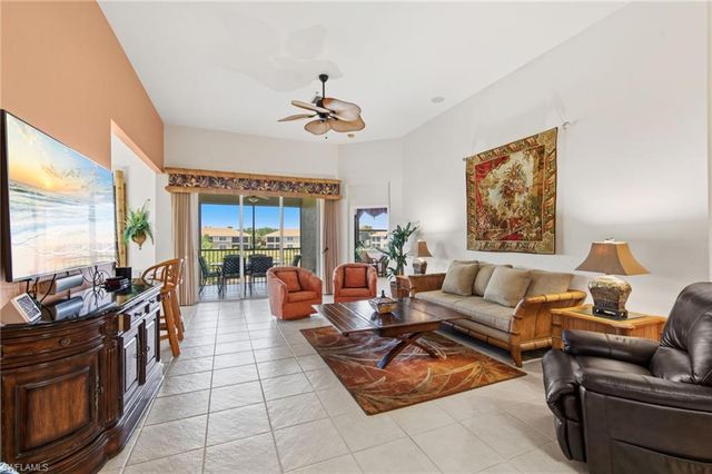 7090 Bay Woods Lake CT 201, Fort Myers, FL 33908