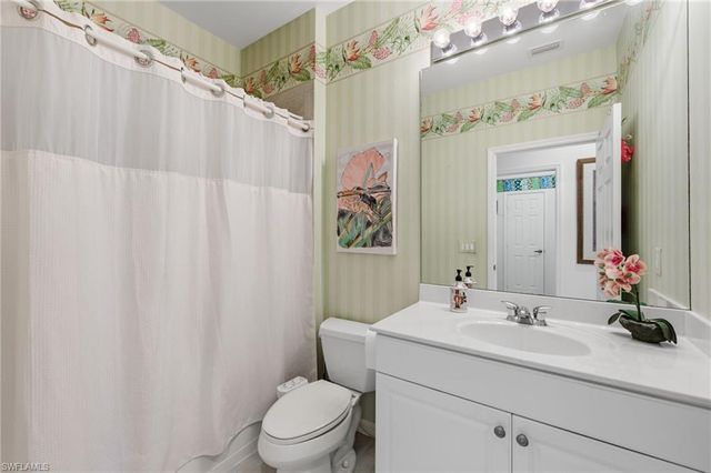 7090 Bay Woods Lake CT 201, Fort Myers, FL 33908
