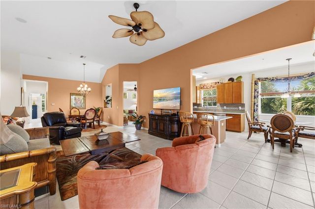 7090 Bay Woods Lake CT 201, Fort Myers, FL 33908