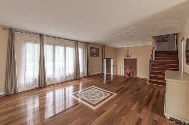 66 Four Seasons Road West, Amherst, NY 14226