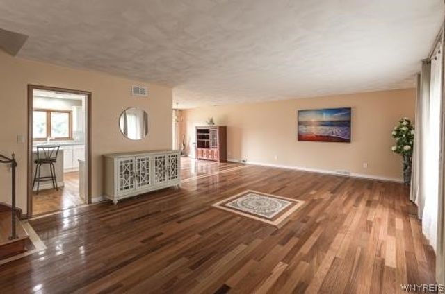 66 Four Seasons Road West, Amherst, NY 14226