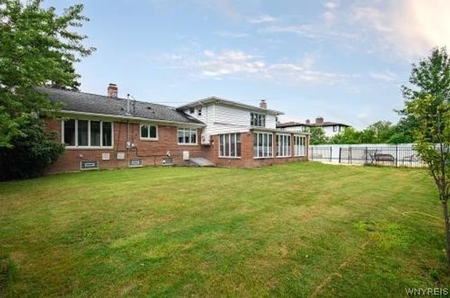 66 Four Seasons Road West, Amherst, NY 14226
