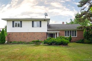 66 Four Seasons Road West, Amherst, NY 14226