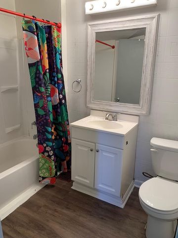 126 E Hudson Street, Columbus, OH 43202
