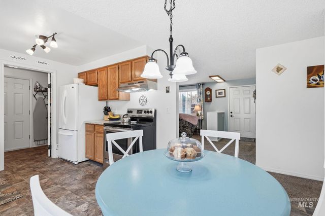 1218 W Chateau, Meridian, ID 83646
