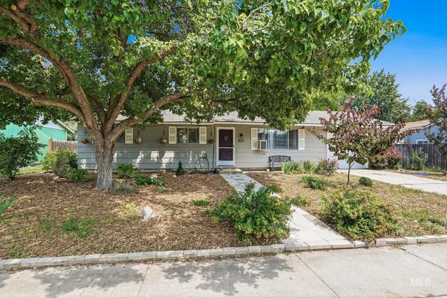 1218 W Chateau, Meridian, ID 83646