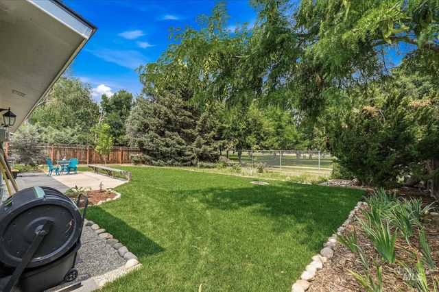 1218 W Chateau, Meridian, ID 83646