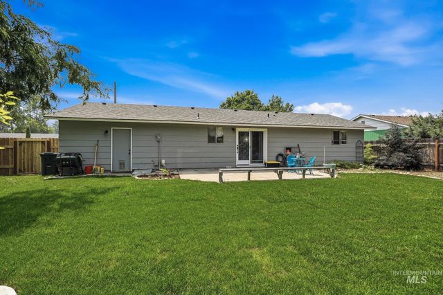 1218 W Chateau, Meridian, ID 83646
