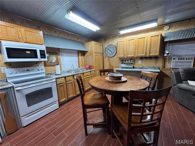 252 Lake Forest Road, Wappapello, MO 63966