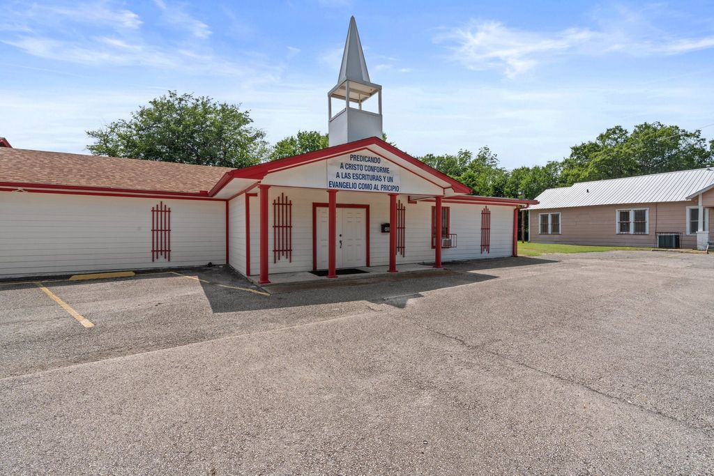 406 S 34th Street, Corsicana, TX 75110