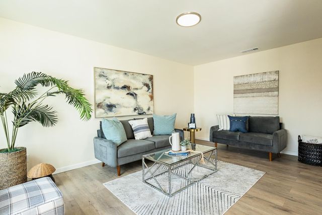 2935 Holly Dr, Tracy, CA 95376