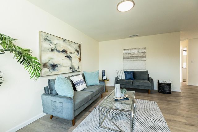 2935 Holly Dr, Tracy, CA 95376