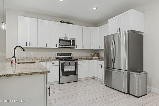 12573 SAMPSON Road, Jacksonville, FL 32218
