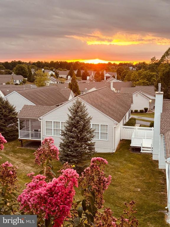 209 N SILVER FOX DR, Glen Mills, PA 19342