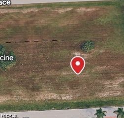 617 SW 4th ST, Cape Coral, FL 33991