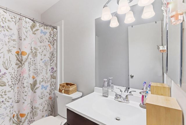 421 Redding Road 99, Lexington, KY 40517