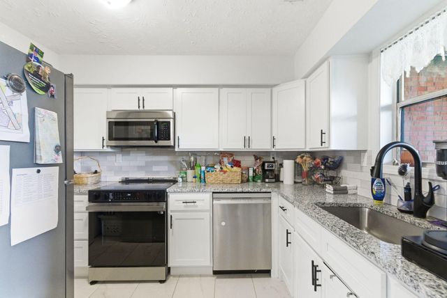 421 Redding Road 99, Lexington, KY 40517